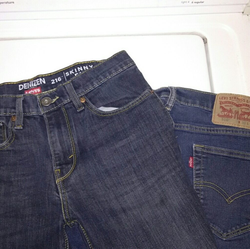 2 pairs of levis skinny jeans